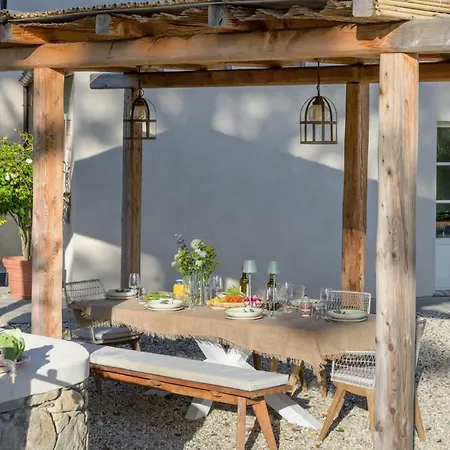 Holiday home Awesome In With Private Swimming Pool, Be Inside Or Outside Massa e Cozzile